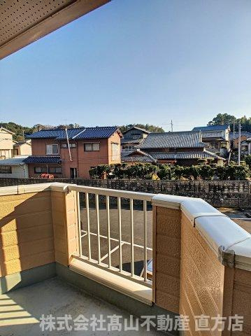直方市大字頓野のアパートの駐車場