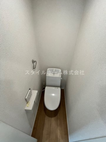 リナージュ下地町４号棟のトイレ
