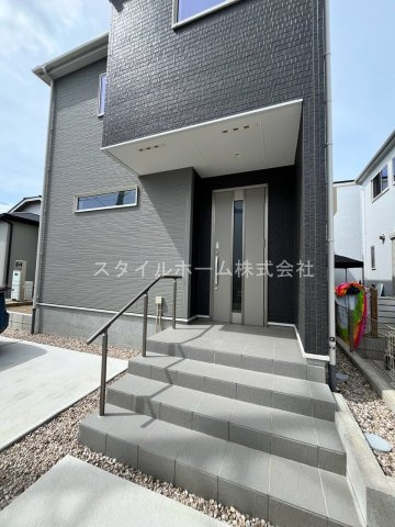 リナージュ下地町４号棟のエントランス