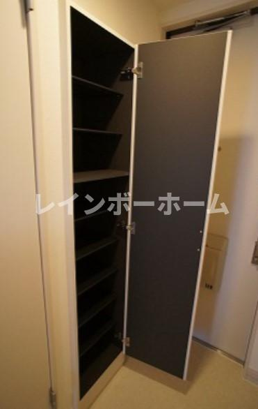 リブリ・カシオペアⅡの玄関