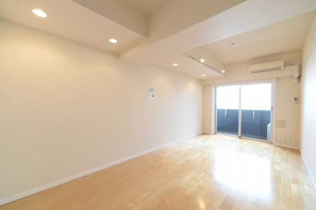 ステージファースト東新宿の洋室|きれいな洋室です