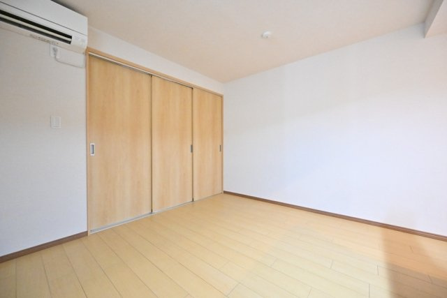 ＣＥＮＴＲＡＬ　ＧＡＲＤＥＮ　ＲＥＳＩＤＥＮＣＥ　ＴＯＫＹＯの居間・リビング|こちらの居間で趣味の時間をお楽しみください