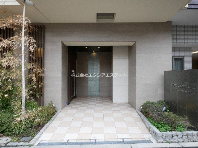 レオンコンフォート上本町のエントランス