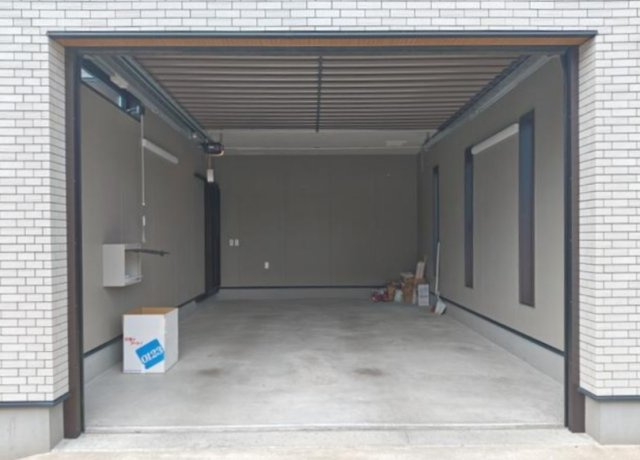 茂原市茂原　平屋中古戸建の駐車場|令和4年4月築5SLDK平屋ガレージ1台 計3台可能 都市が市上下水 リビング約23帖 ウッドデッキ