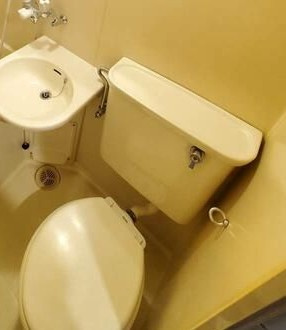 町田市中町３丁目の賃貸マンションのトイレ