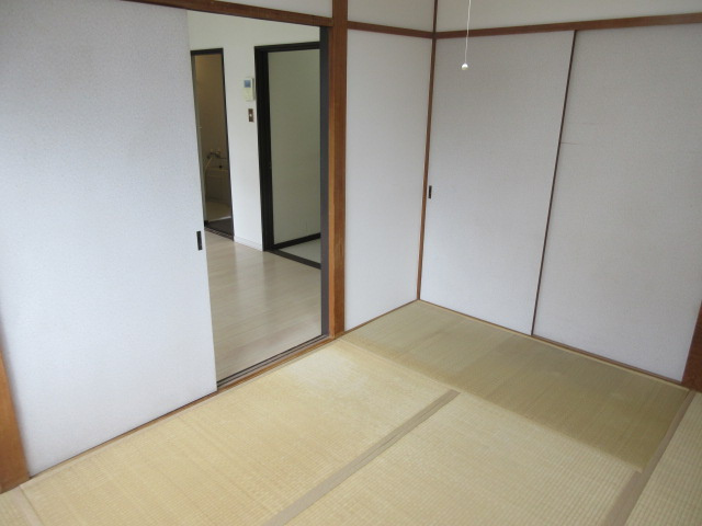 啓北ハイツの和室