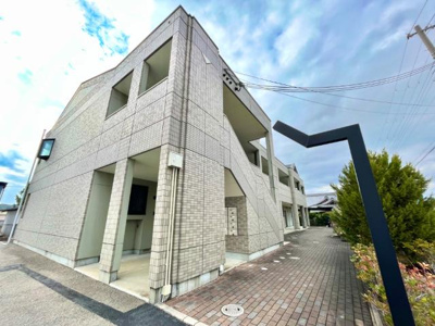 【外観】 | アシューレ | 外観写真（昼）