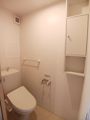 【トイレ】 | ラ・ロマネ | 落ち着いたトイレです