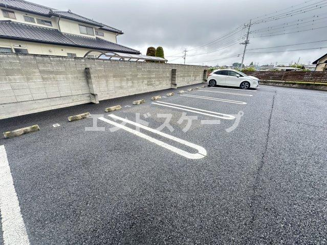 ジョニーズ　ガーデンの駐車場|高崎、前橋のお部屋探しはエンドスケープまで！お客様の理想お聞かせ下さい♪