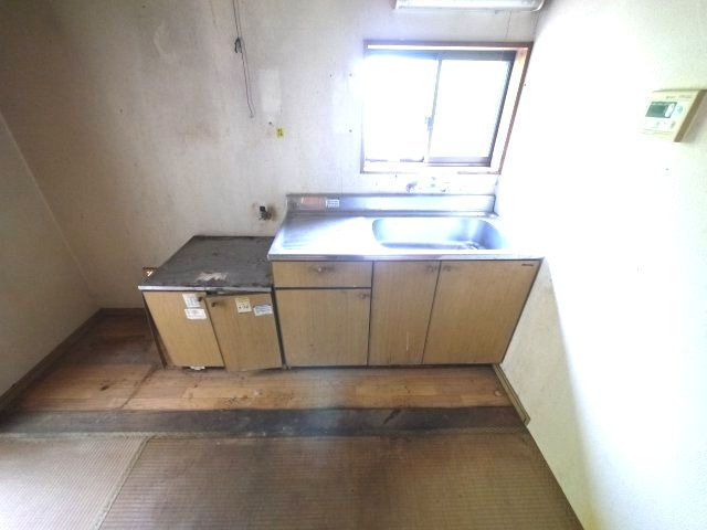 茂原市千町　平屋中古戸建のキッチン|平成10年9月築 ４DK平屋 駐車場がありません（近隣貸駐車無し）含め自然豊かな閑静な立地 