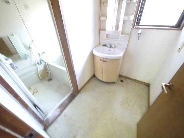 茂原市千町　平屋中古戸建の独立洗面台|平成10年9月築 ４DK平屋 駐車場がありません（近隣貸駐車無し）含め自然豊かな閑静な立地 