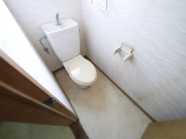 茂原市千町　平屋中古戸建のトイレ|平成10年9月築 ４DK平屋 駐車場がありません（近隣貸駐車無し）含め自然豊かな閑静な立地 