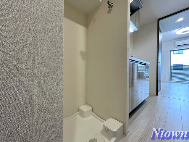 【設備】 | プレサンス大須観音フィエスタ | 洗濯機置き場です。