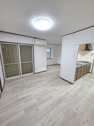 小山邸の居間・リビング