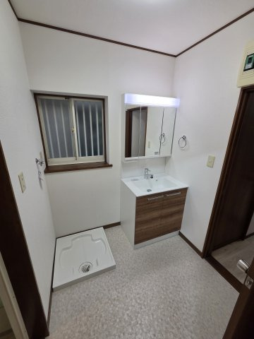 小山邸の洗面所