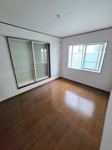 小山邸の寝室