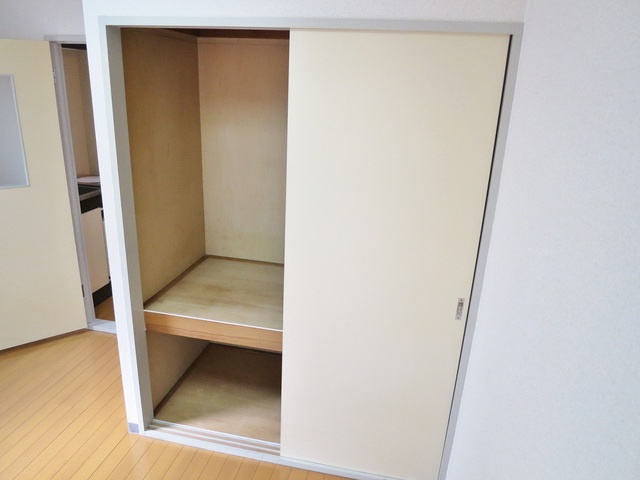 瑞江マキノビルの収納|押入れタイプの収納！