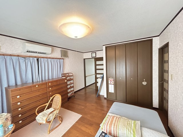 阿南市中大野町北傍示中古戸建の洋室