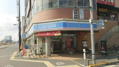 ローソン足立六町駅前店まで982m