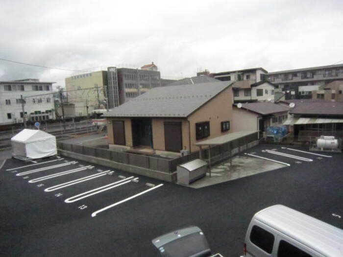 コンフォート新橋の駐車場