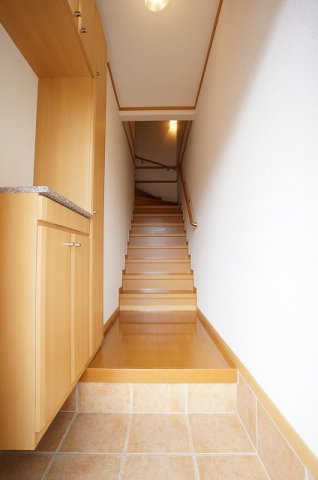 フェニックス大日向の玄関