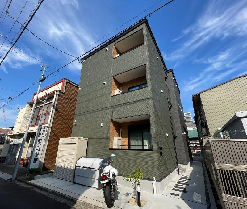 ＣＲＡＳＴＩＮＥ名楽町の外観