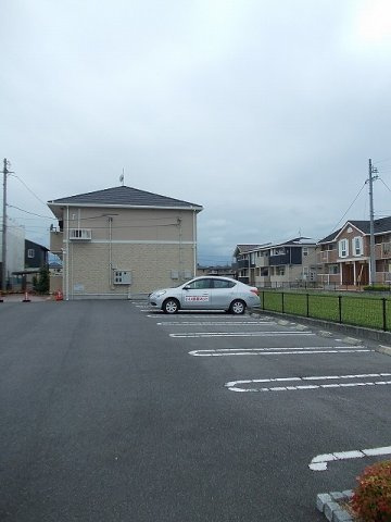【駐車場】 | フロントリバー・サンⅡ