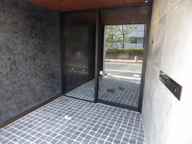 LEGALAND千石のエントランス
