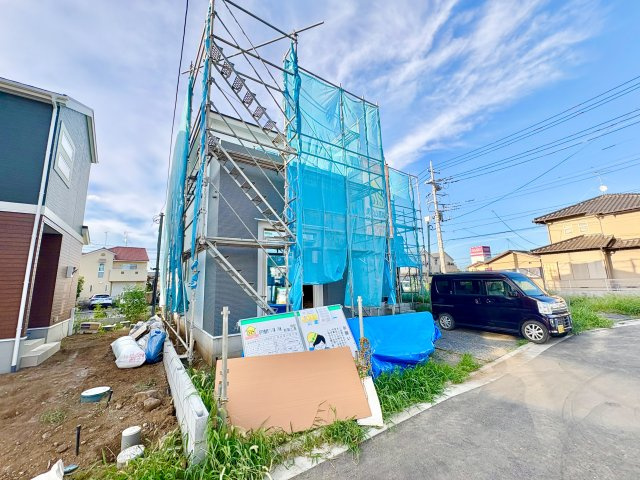 《仲介手数料半額》坂戸市鎌倉町　新築戸建　全6棟　2号棟の前面道路含む現地写真