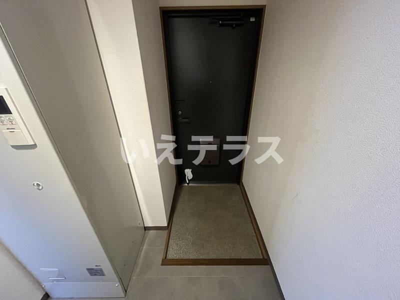 レグルスコートの玄関