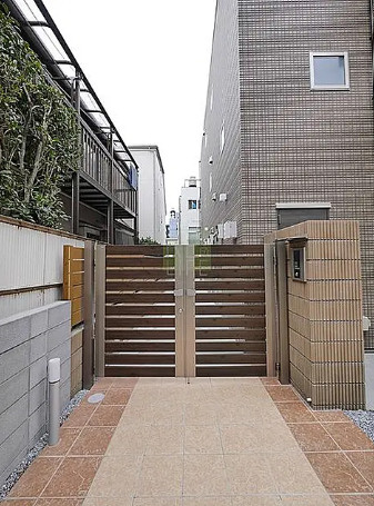 CITY COURT 四谷坂町のエントランス