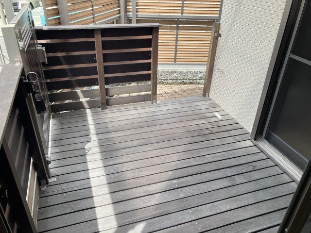 ボンヌのバルコニー