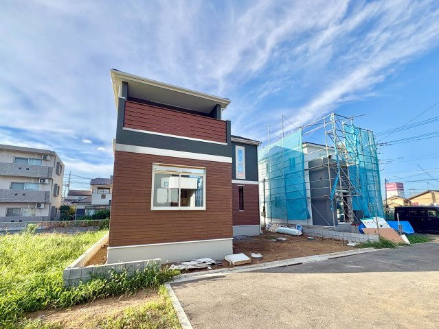 《仲介手数料半額》坂戸市鎌倉町　新築戸建　全6棟　1号棟の前面道路含む現地写真