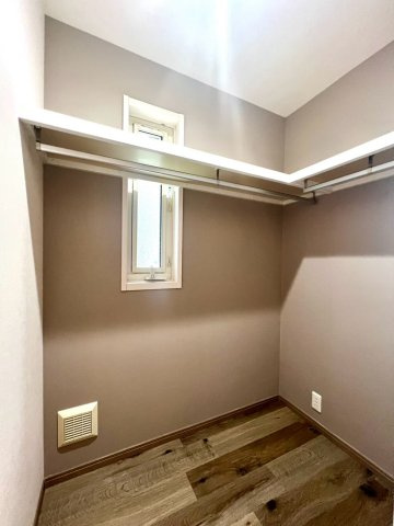 【収納】 | 茅ヶ崎市中海岸4丁目中古戸建 | 1階洋室内収納