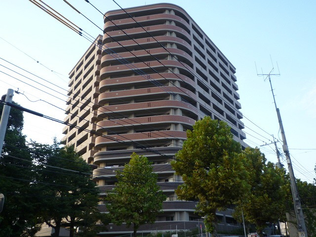 アール・フォーレ春の町（C-15）