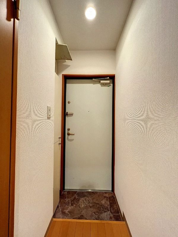WING髙尾の玄関