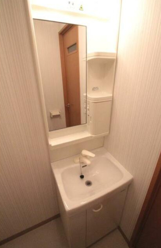 WING髙尾の洗面所