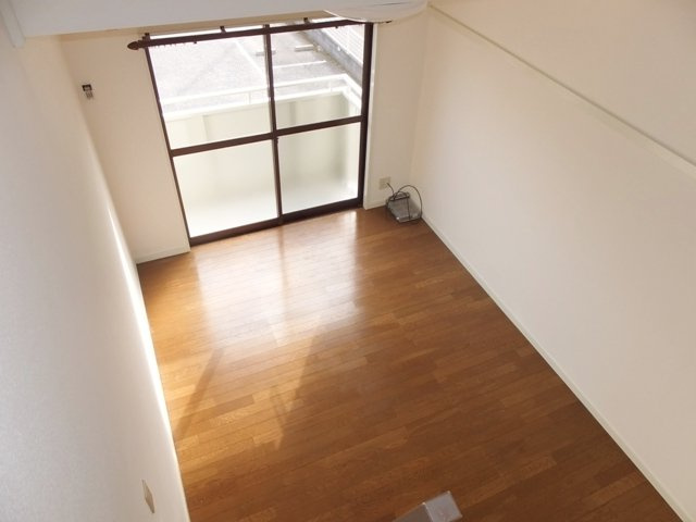 リファインド調布Bの居間・リビング