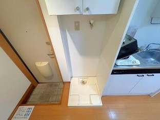 室内洗濯機置場（上部に棚あり）