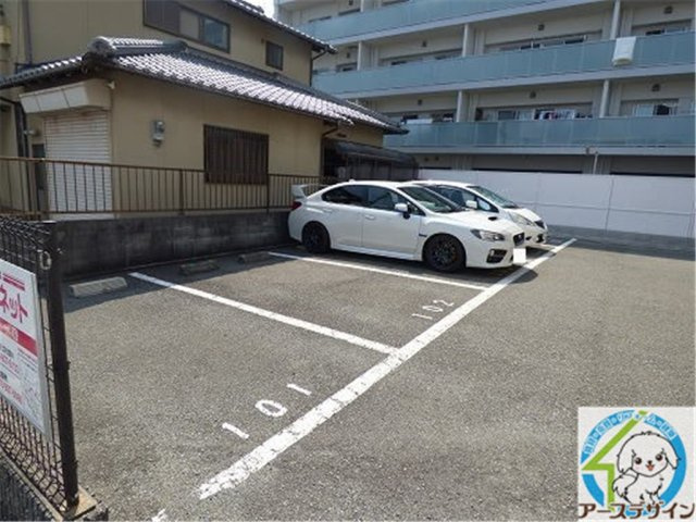 レモンハイツの駐車場