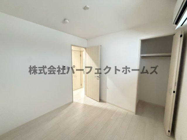 クリエオーレ藤阪東町Ⅱの洋室|明るい洋室です