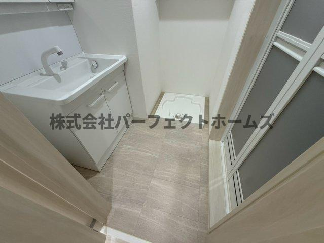 クリエオーレ藤阪東町Ⅱの洗面所|ゆったりとスペースのある洗面所