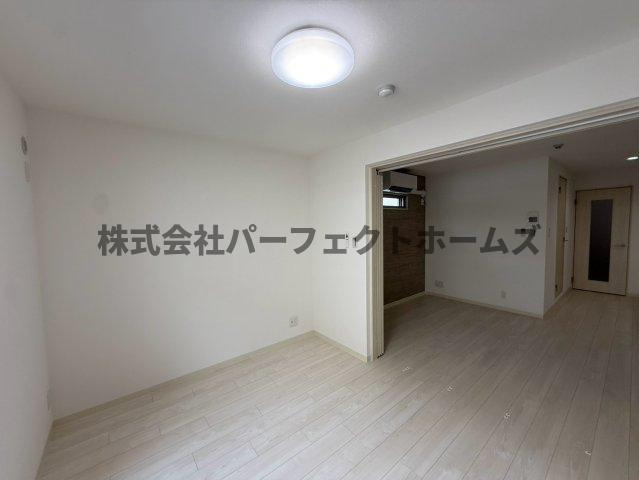 クリエオーレ藤阪東町Ⅱの洋室|落ち着いた色調の洋室です