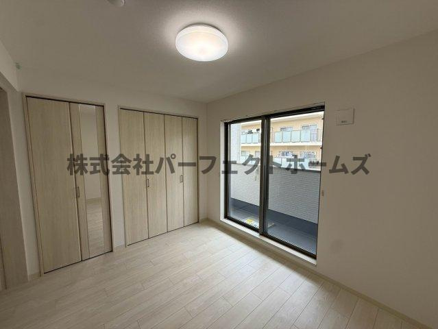 クリエオーレ藤阪東町Ⅱの洋室|使い勝手のいい洋室です