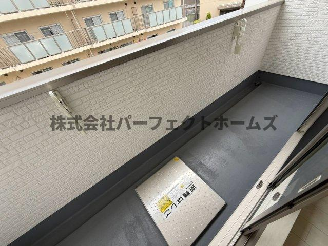 クリエオーレ藤阪東町Ⅱのバルコニー|お洗濯にも便利なバルコニー付き