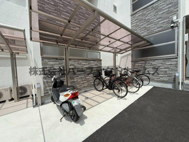 クリエオーレ藤阪東町Ⅱの設備|自転車・バイク置場