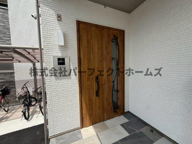 クリエオーレ藤阪東町Ⅱのエントランス|落ち着いたエントランスです