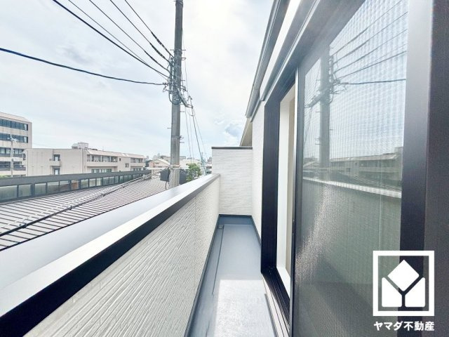 西宮市瓦林町のバルコニー|南向きバルコニーで陽当たり、風通し良好です。