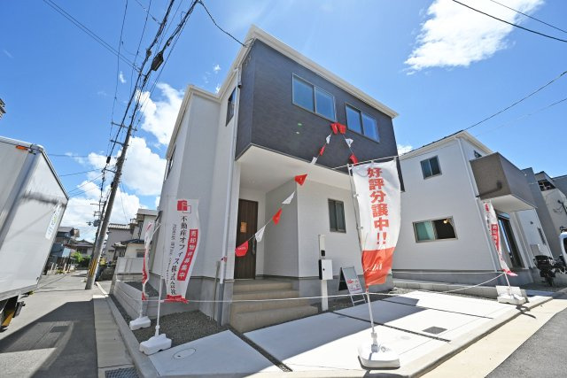 テラシエ摂津市鳥飼下2丁目新築一戸建て│4LDK+駐車1台可