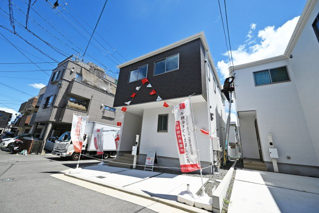 テラシエ摂津市鳥飼下2丁目新築一戸建て│4LDK+駐車1台可の外観|ご不明な税金・諸費用についても丁寧にサポートいたします。現地見学で、住まいのイメージやご希望をぜひお聞かせください。